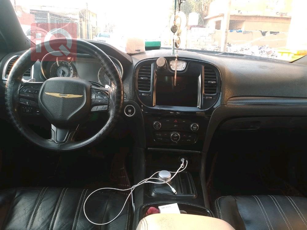 کرایسلەر 300